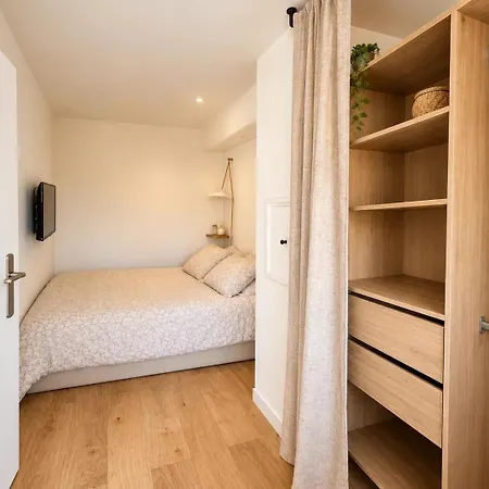 Appartement Deux Pièces Au Port De Nice